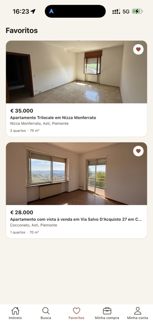 Tela Favoritos do app, com dois imóveis salvos